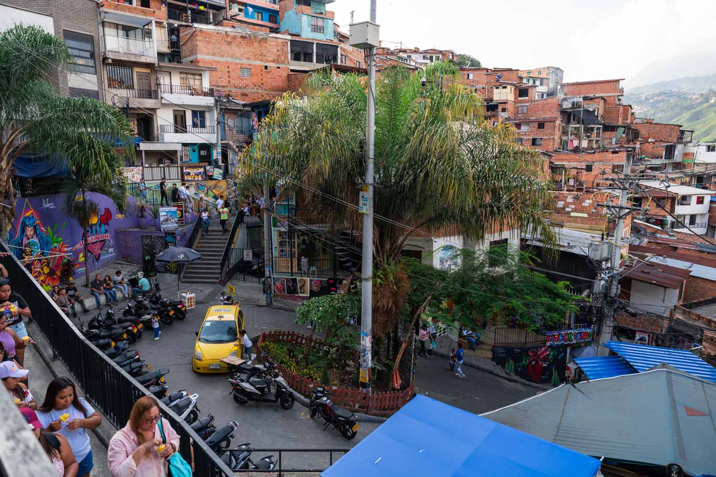 The roundabout on the last road into Comuna 13.