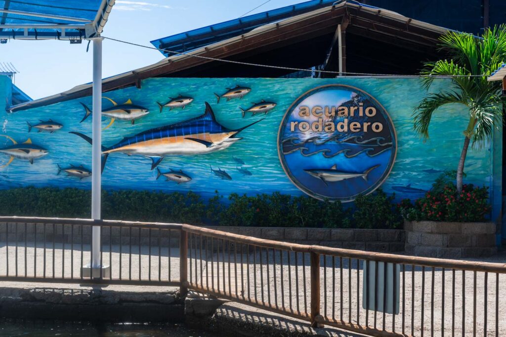 Sign for Rodadero aquarium.